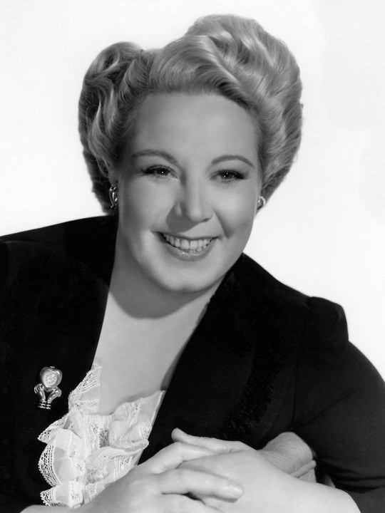 Connie Gilchrist照片