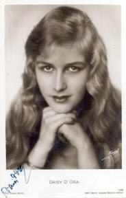 黛西·多拉 Daisy D'Ora照片