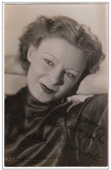 Lucienne Bogaert照片