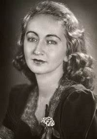 阿尔巴·德·塞斯佩德斯 Alba De Cespedes照片