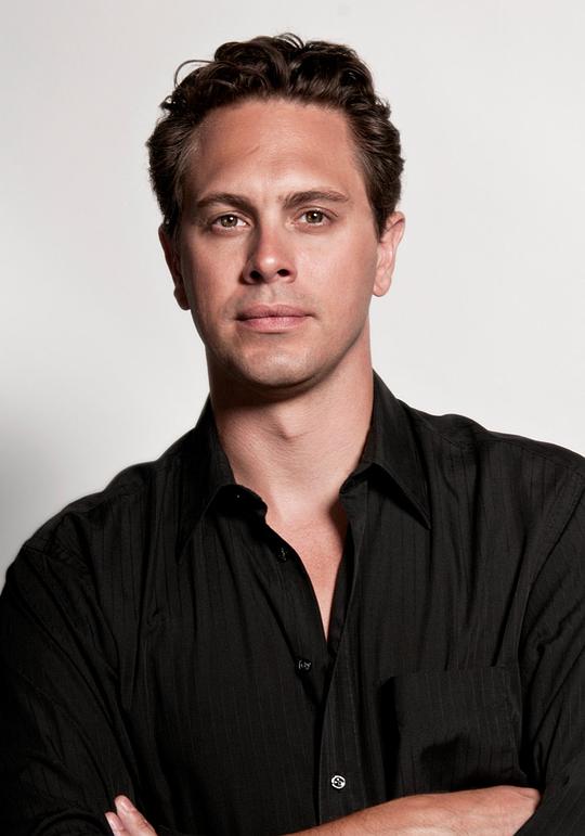 托马斯·萨多斯基 Thomas Sadoski照片