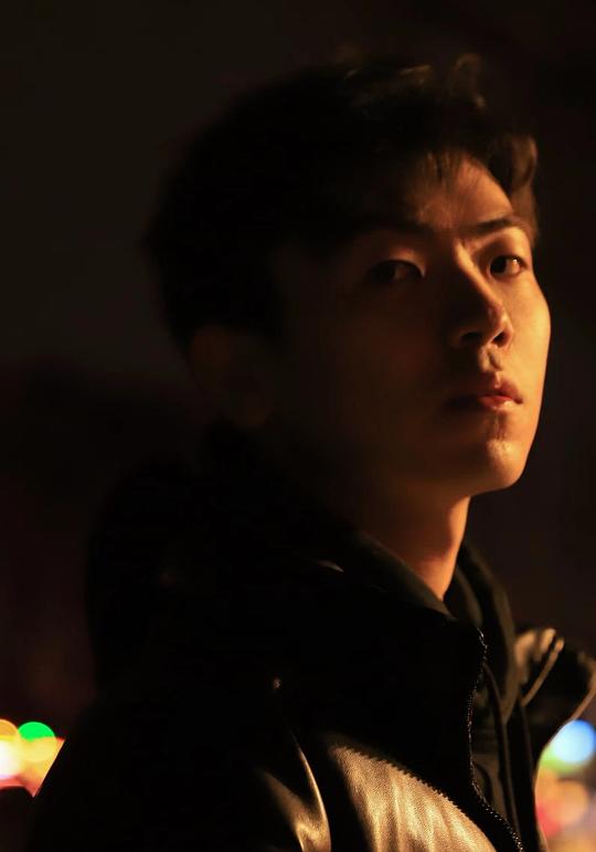 李龙剑辉 Longjianhui Li照片