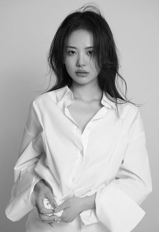 秦阳 Yang Qin照片