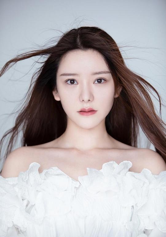 李俞洁 Yujie Li照片