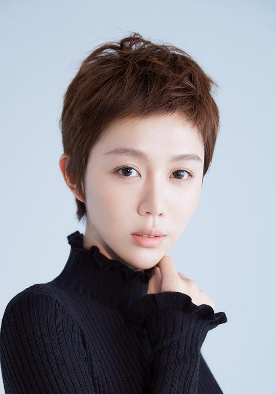 姜妍 Yan Jiang照片