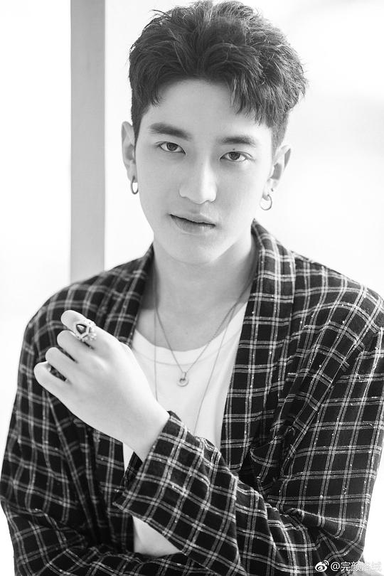 完颜洛绒 Julio照片