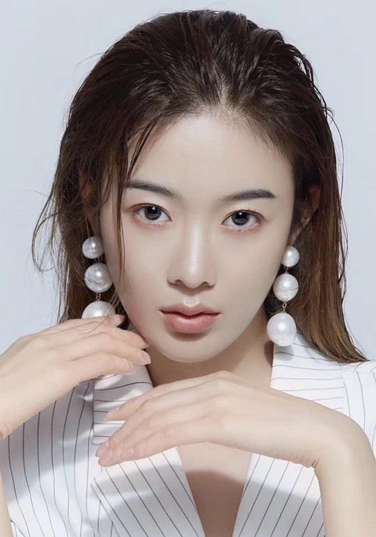 步籽颖 Ziying Bu照片