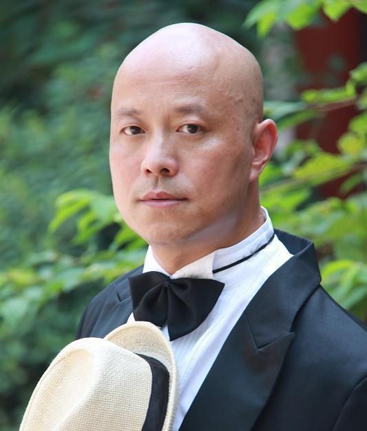 周炎 Yan Zhou照片