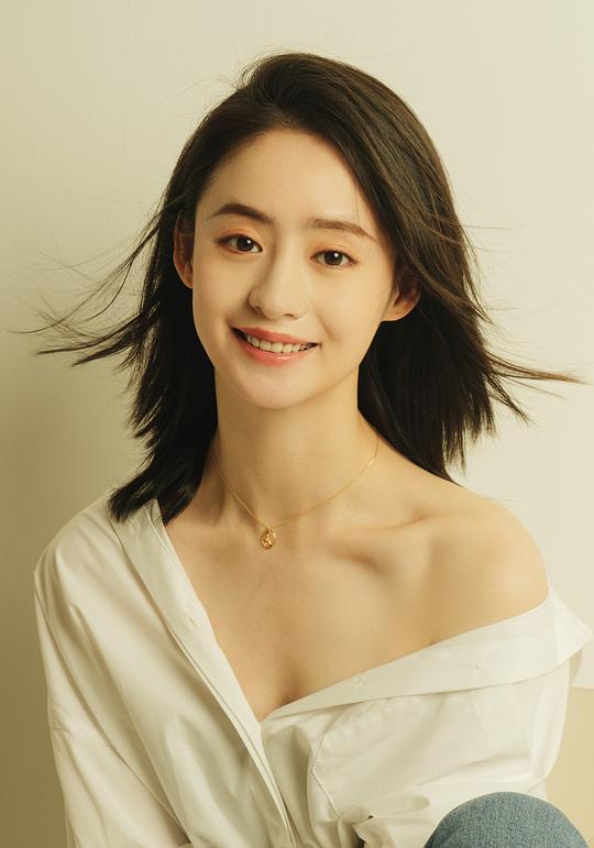 依灵 Ling Yi照片