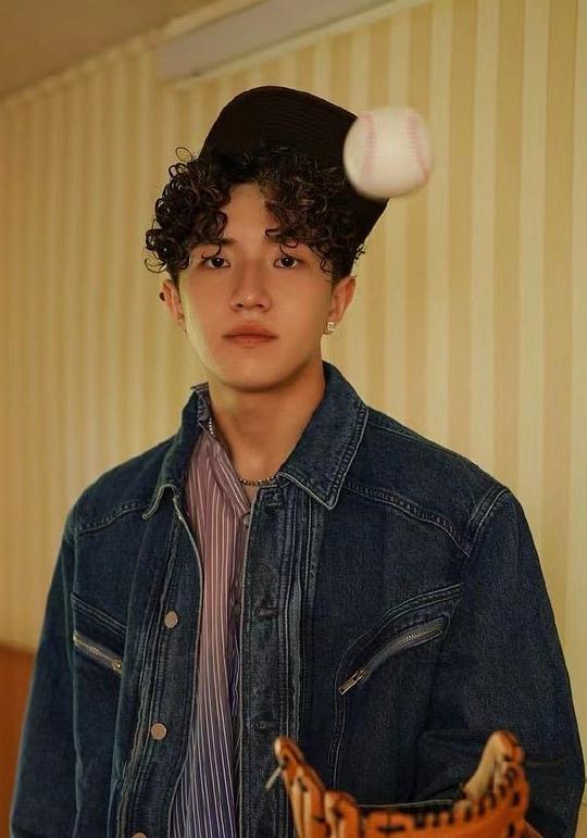 王一珩 Yiheng Wang照片