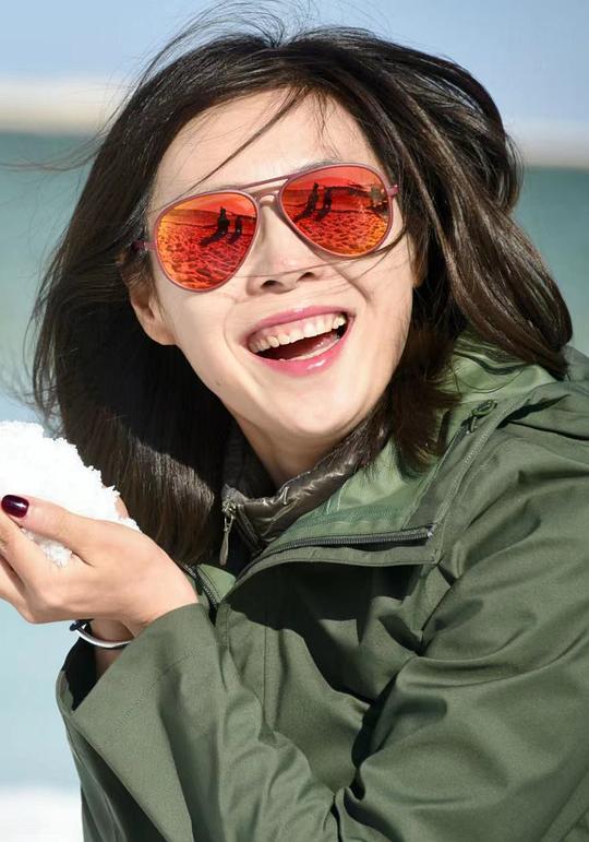 冯芳 Fang Feng照片