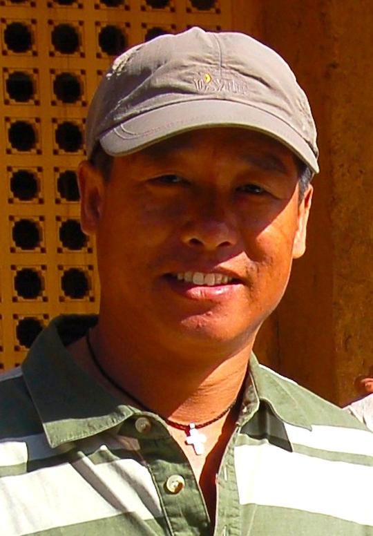 董新文 Xinwen Dong照片