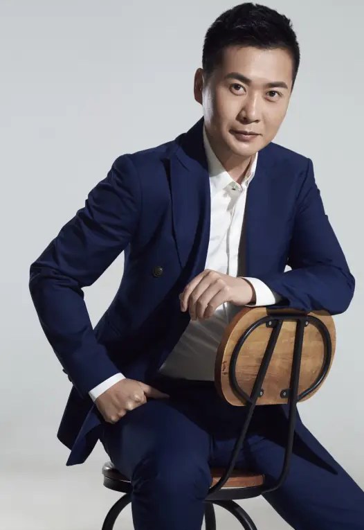 黄维 Wei Huang照片