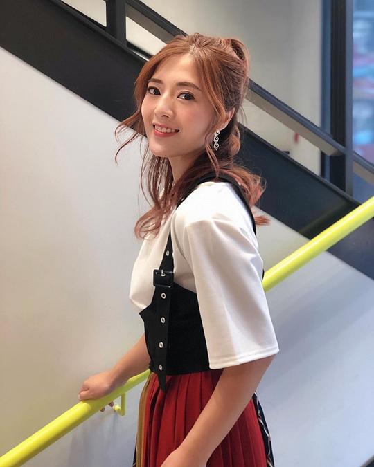 李亦乔 Monnie Li照片