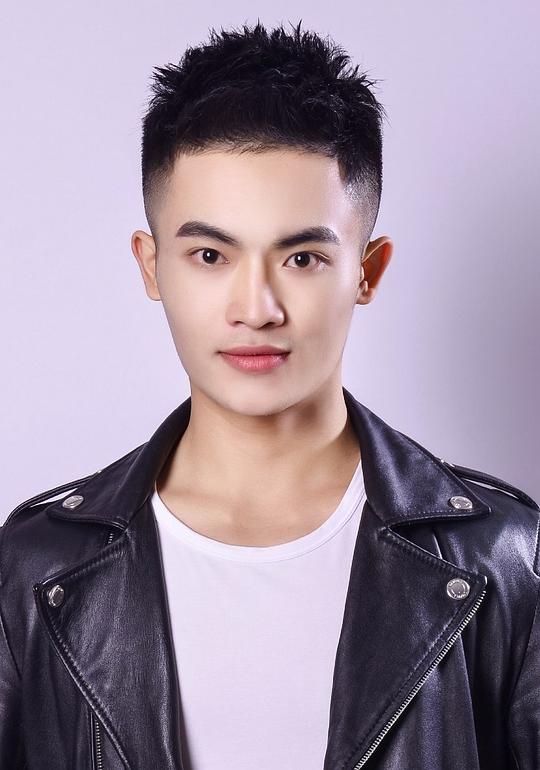 何椰子 Yezi He照片