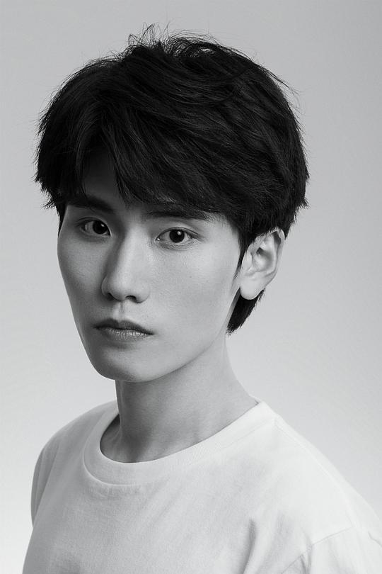 梁晓龙 Xiaolong Liang照片