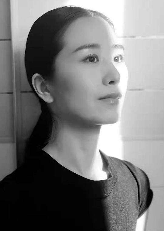 梅二月 Eryue Mei照片