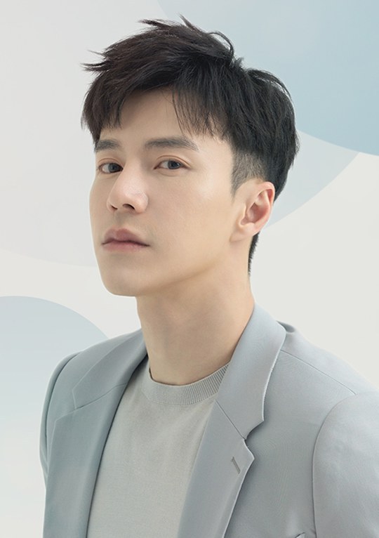 王冠逸 Lawrence Wong照片