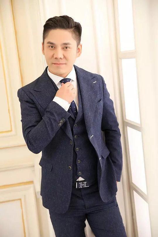 王多多 Duoduo Wang照片