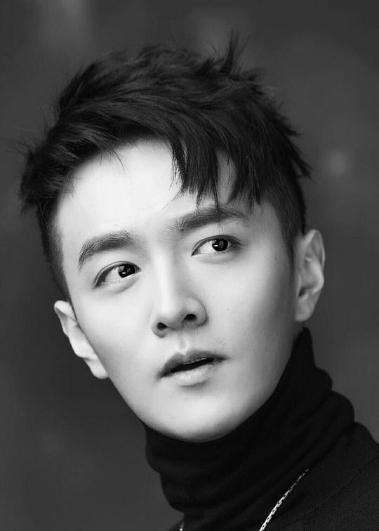 初俊辰 Junchen Chu照片