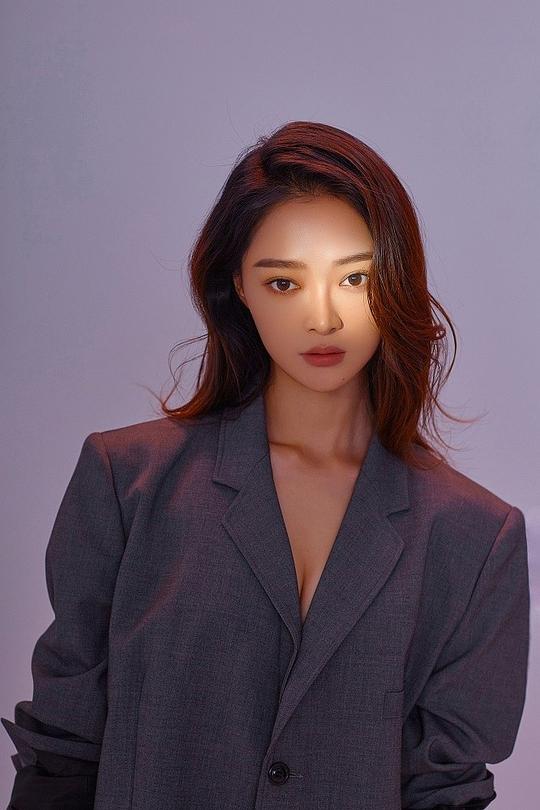 何琢言 Zhuoyan He照片