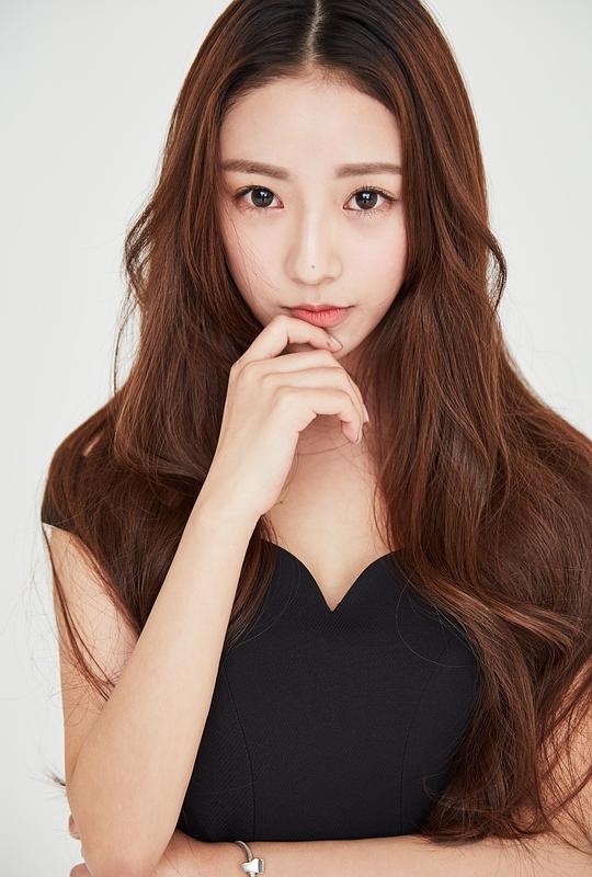 丁一一 Yiyi Ding照片