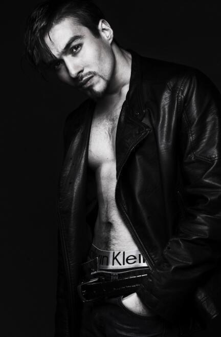 伊利多斯·帕如克 Eldos Faruk照片