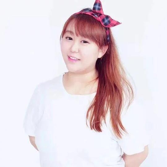 何佳易 Jiayi He照片