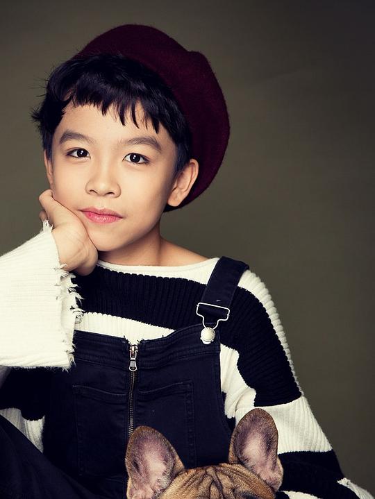 邹轩琦 Xuanqi Zou照片