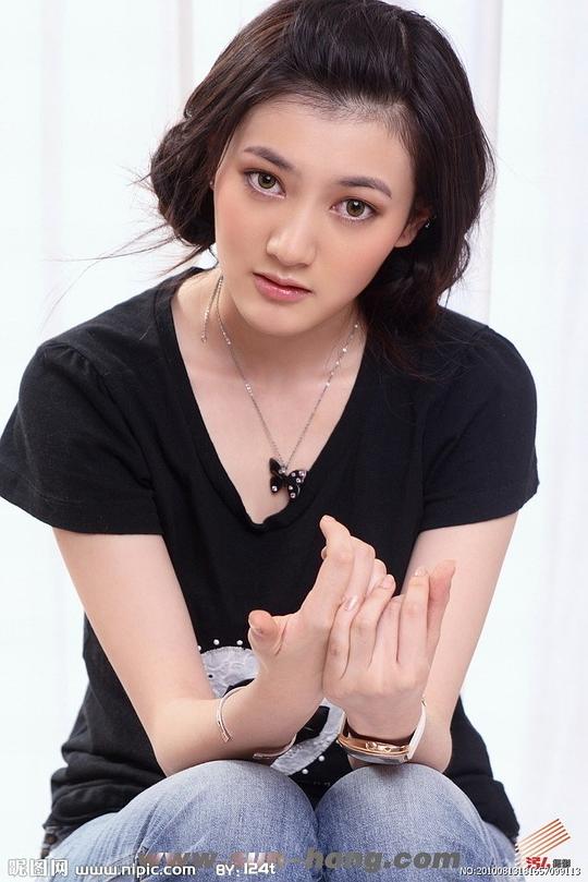 邱晔 Angela Qiu照片