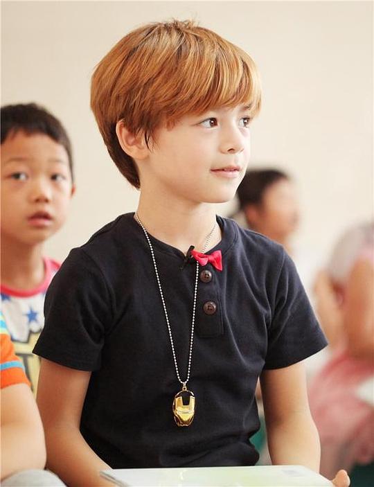 西蒙子 Jozef Waite照片