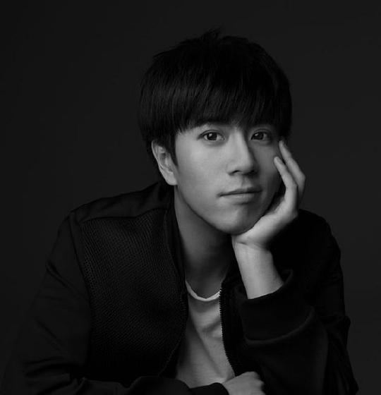 尼利特龙 Nelly Telong照片