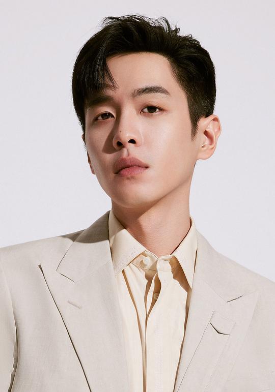 张若昀 Ruoyun Zhang照片