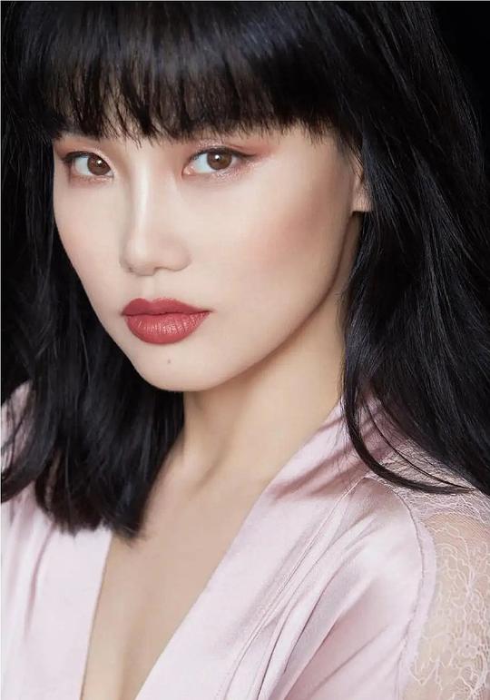 黄龄 Ling Huang照片