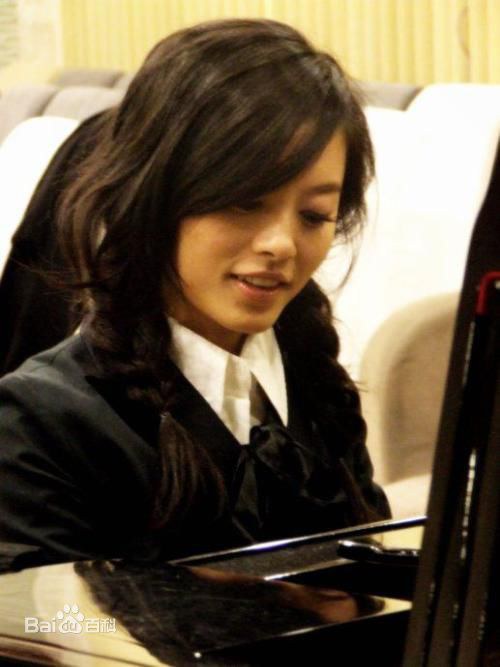 周玉洁 Yujie Zhou照片