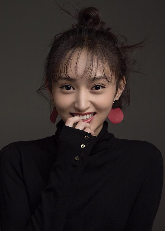 黄昊月 Haoyue Huang照片