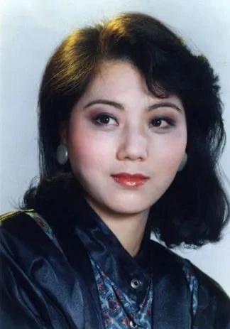 何英 Ying He照片