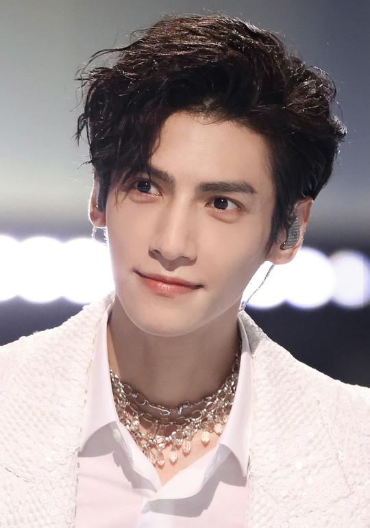 罗云熙 Yunxi Luo照片