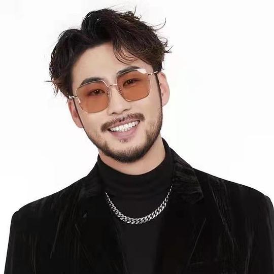 刘潇 Xiao Liu照片