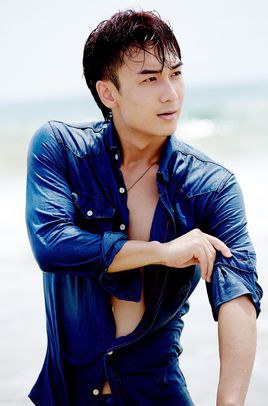 何翔 Xiang He照片