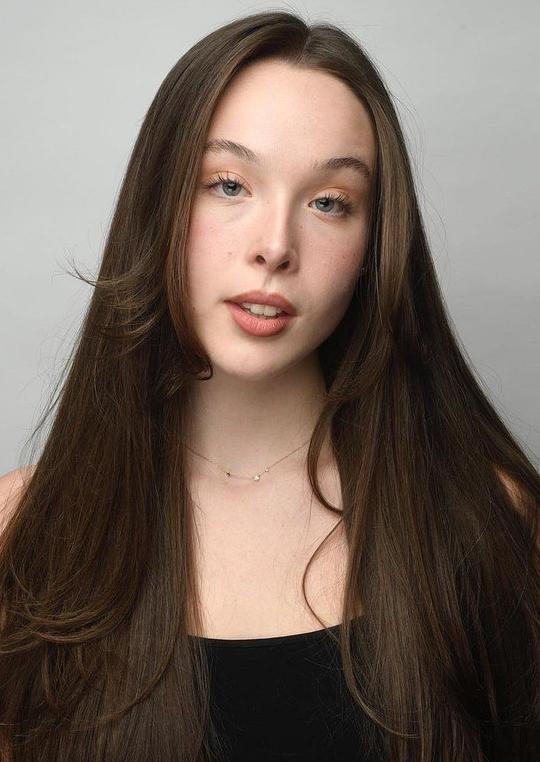 艾拉·比蒂 Ella Beatty照片