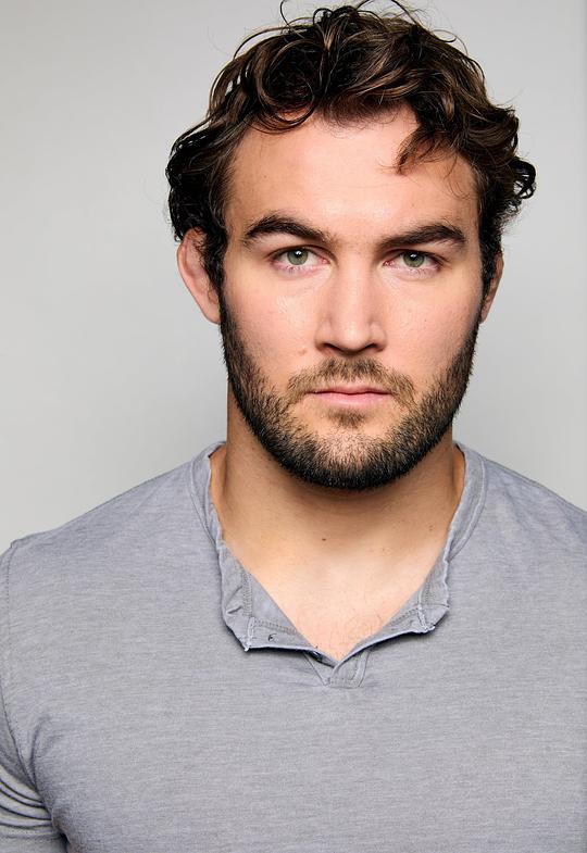 芬恩·麦卡格尔 Finn McCager照片