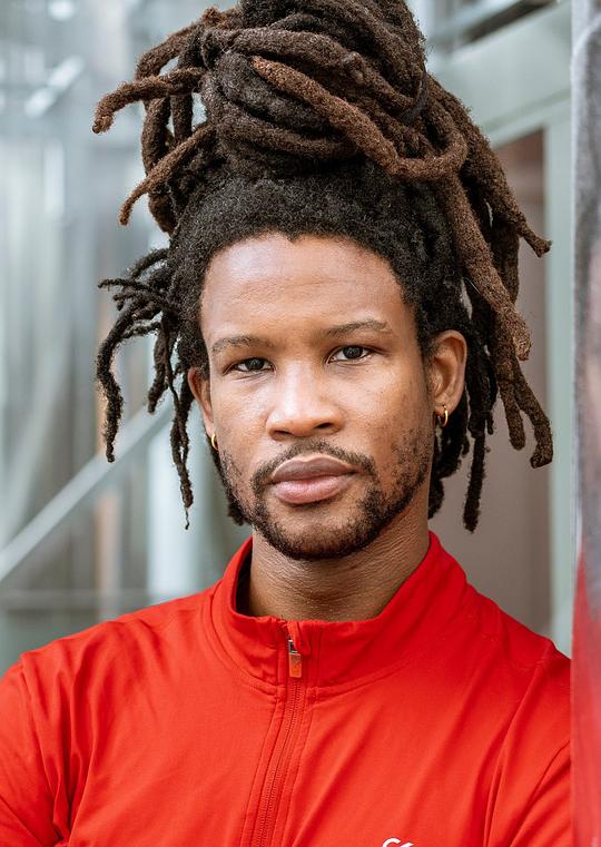 阿基诺拉·戴维斯 Akinola Davies照片