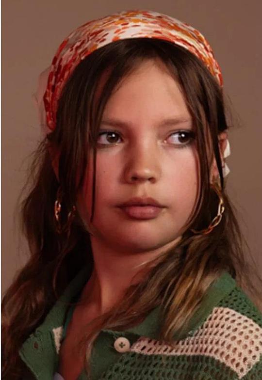 洛斯·莱因德斯 Loïs Reinders照片