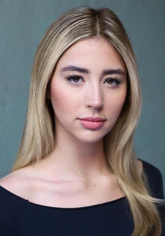 斯嘉丽·史泰龙 Scarlet Rose Stallone照片