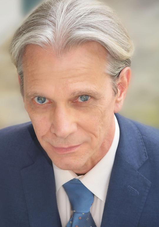 乔纳森·福勒 Jonathan Fuller照片