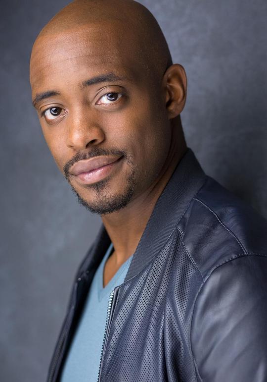 奥利弗·阿尔文-威尔逊 Oliver Alvin-Wilson照片