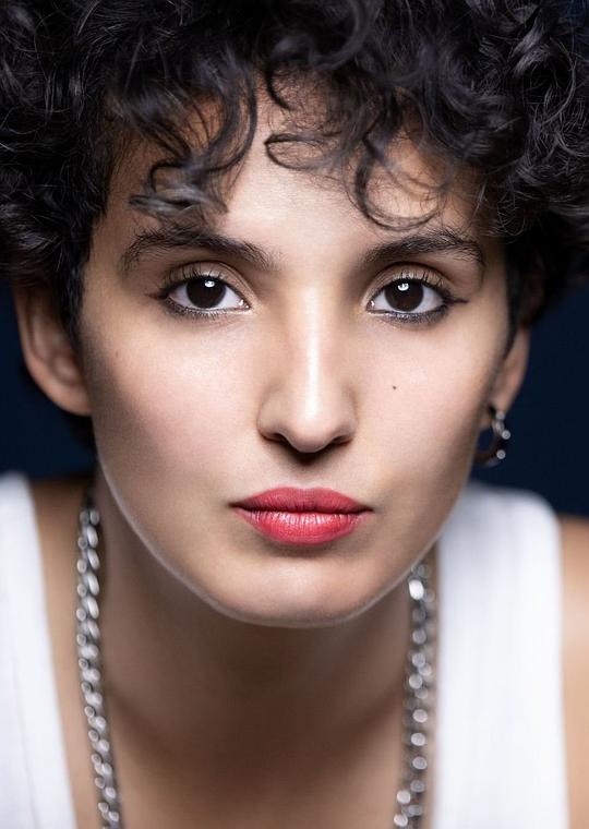 法蒂玛·达斯 Fatima Daas照片