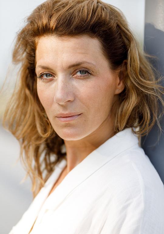 卡罗琳·弗兰克 Caroline Frank照片