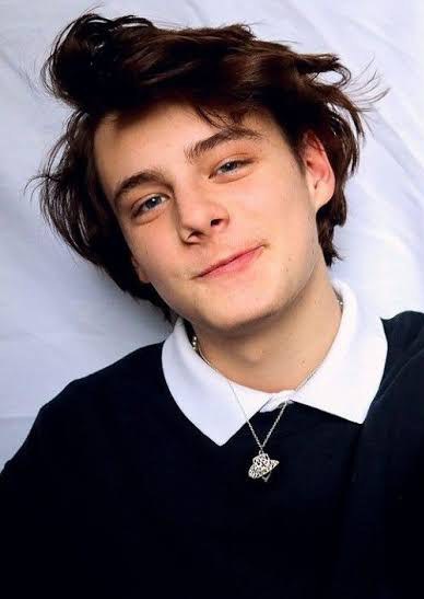 本尼特·柯伦 Bennett Curran照片